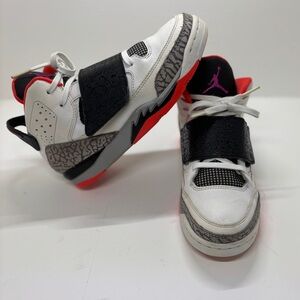 Nike Jordan Son of Mars Hot Lava youth Size 3